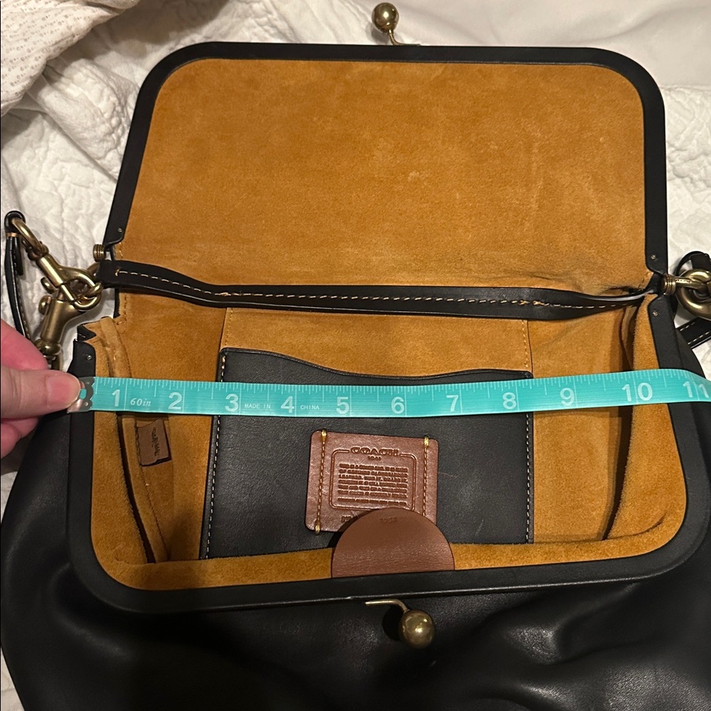 Vintage Coach Kisslock Crossbody Saddle Bucket Bag - Picture 10 of 15